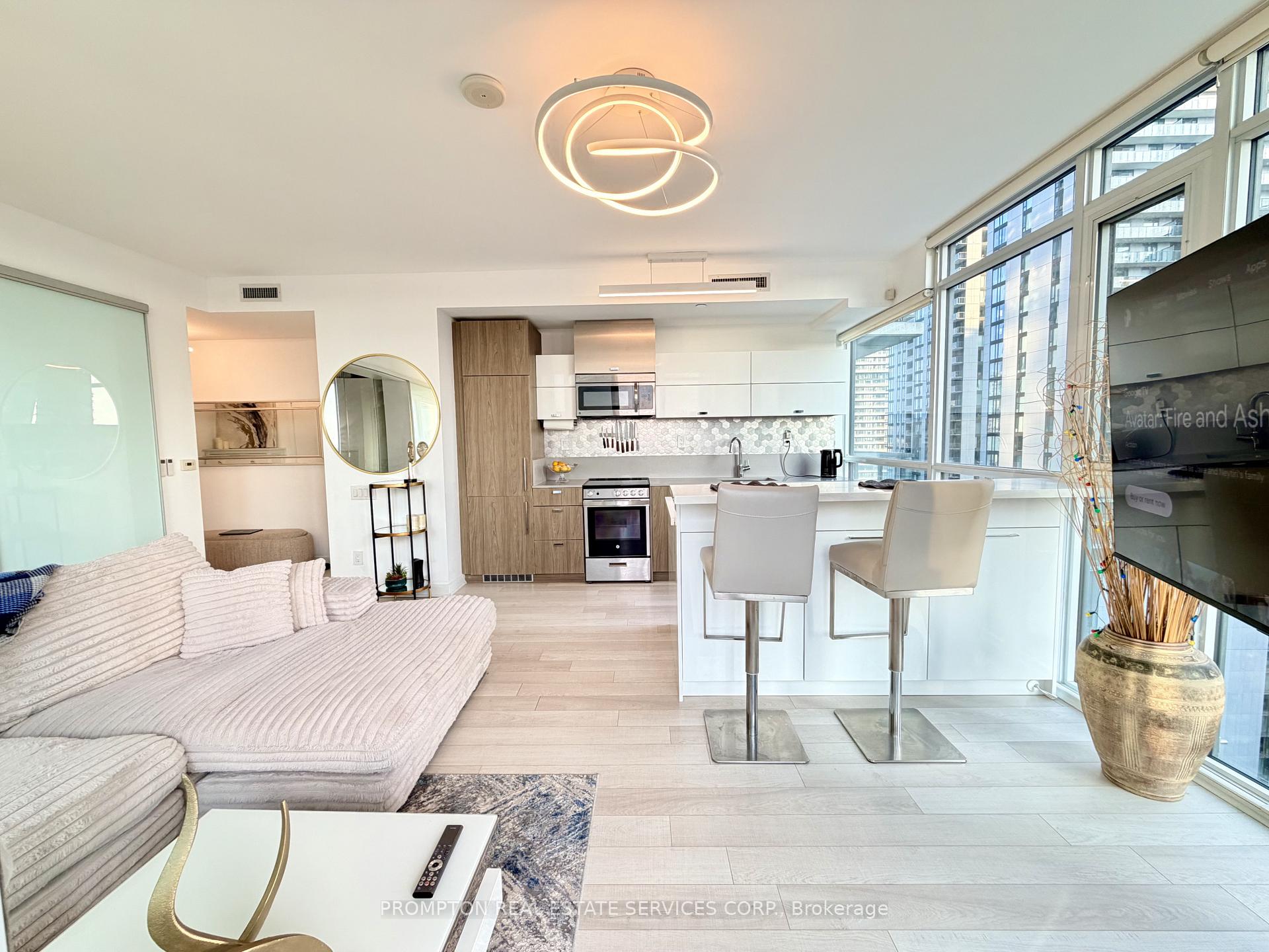 Photo 8 of Unit 3004, 290 Adelaide Street W, Toronto, Waterfront Communities — HOMEH