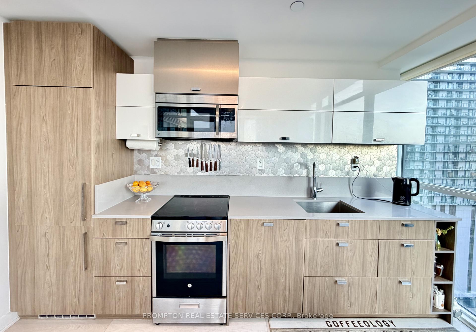 Photo 12 of Unit 3004, 290 Adelaide Street W, Toronto, Waterfront Communities — HOMEH