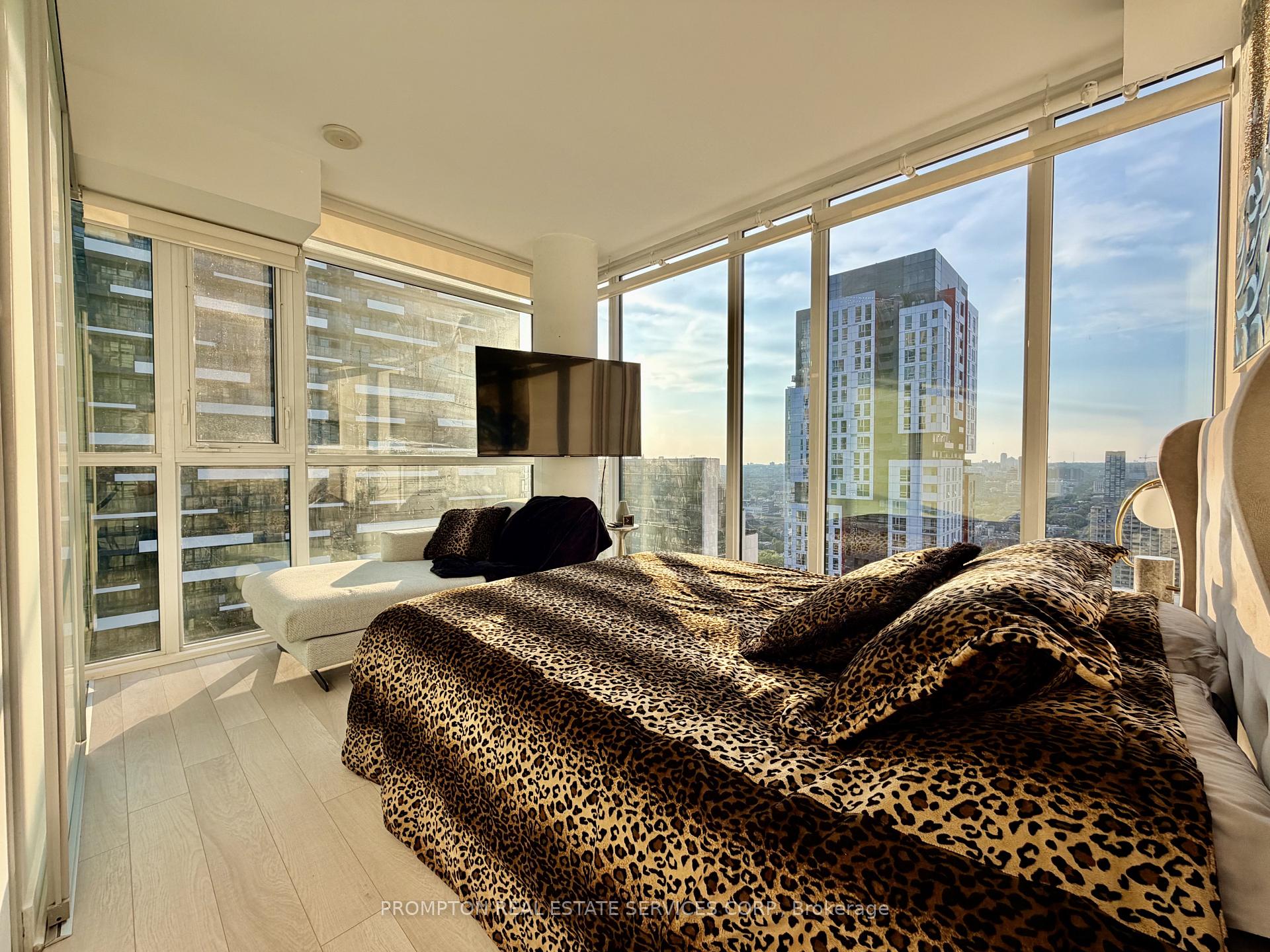 Photo 16 of Unit 3004, 290 Adelaide Street W, Toronto, Waterfront Communities — HOMEH