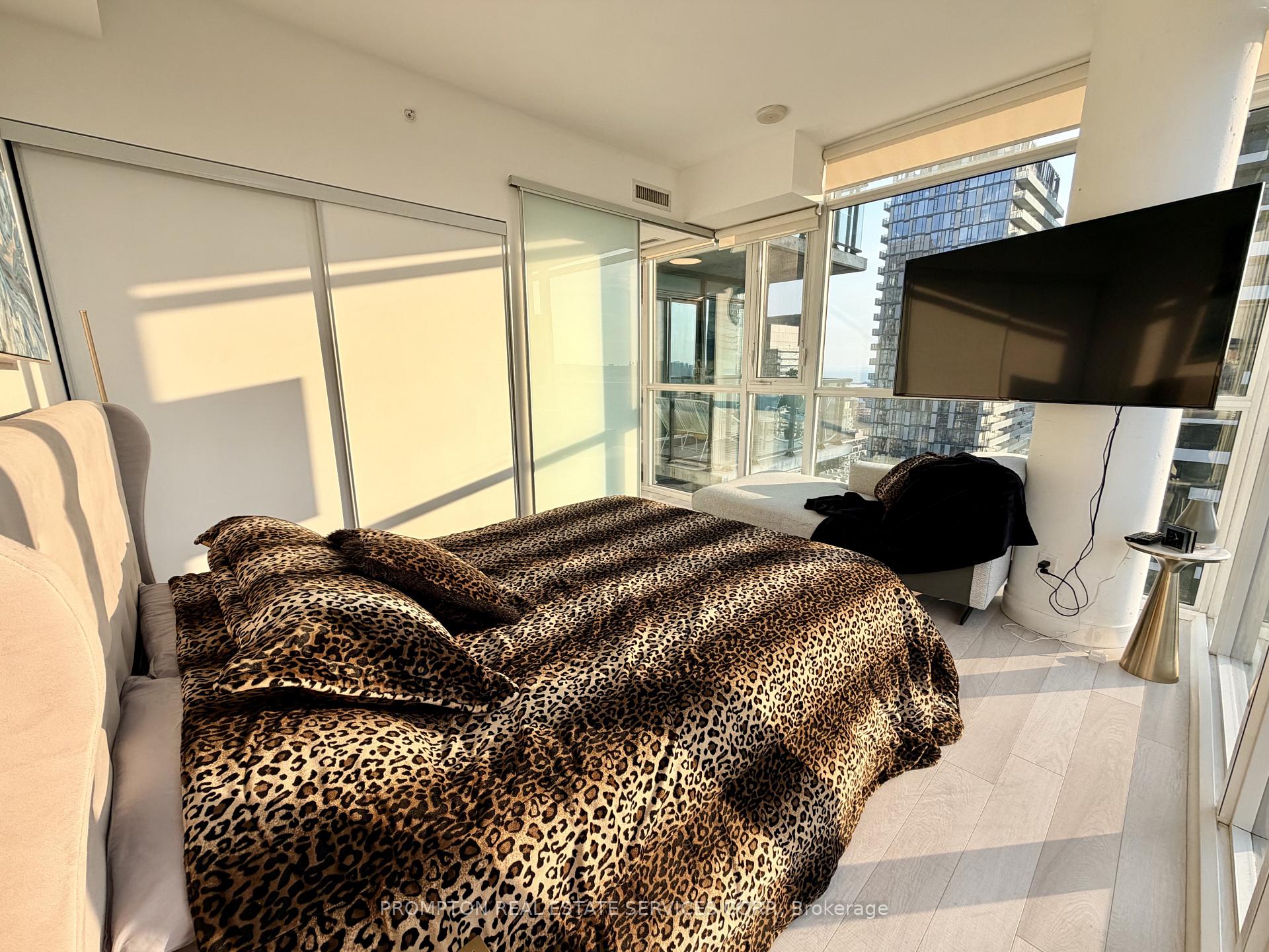 Photo 19 of Unit 3004, 290 Adelaide Street W, Toronto, Waterfront Communities — HOMEH