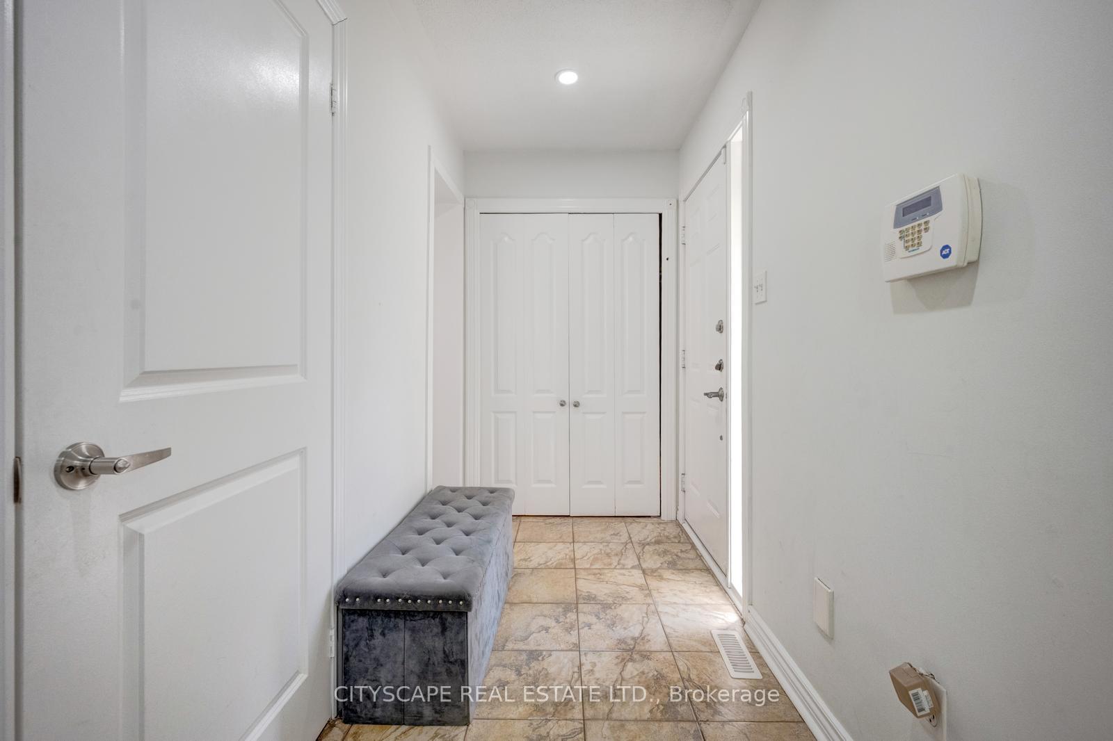 Photo 6 of 65 Mullis Crescent, Brampton, Fletcher's West — HOMEH