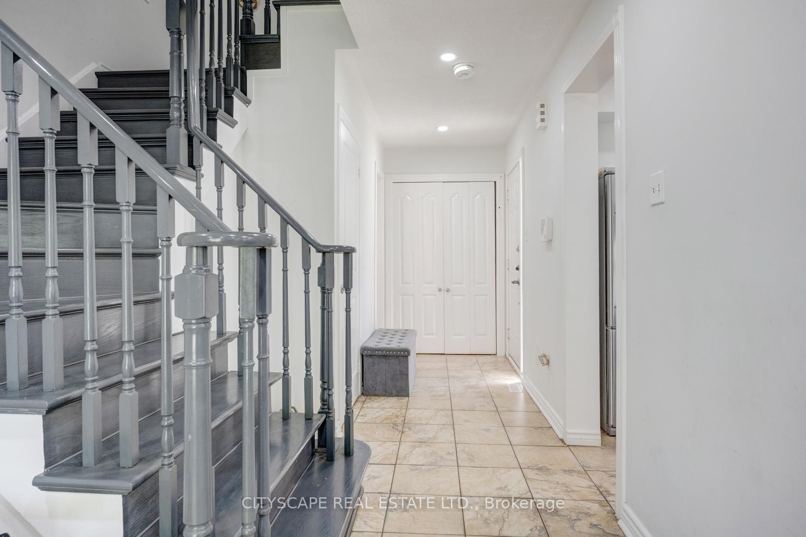 Photo 7 of 65 Mullis Crescent, Brampton, Fletcher's West — HOMEH