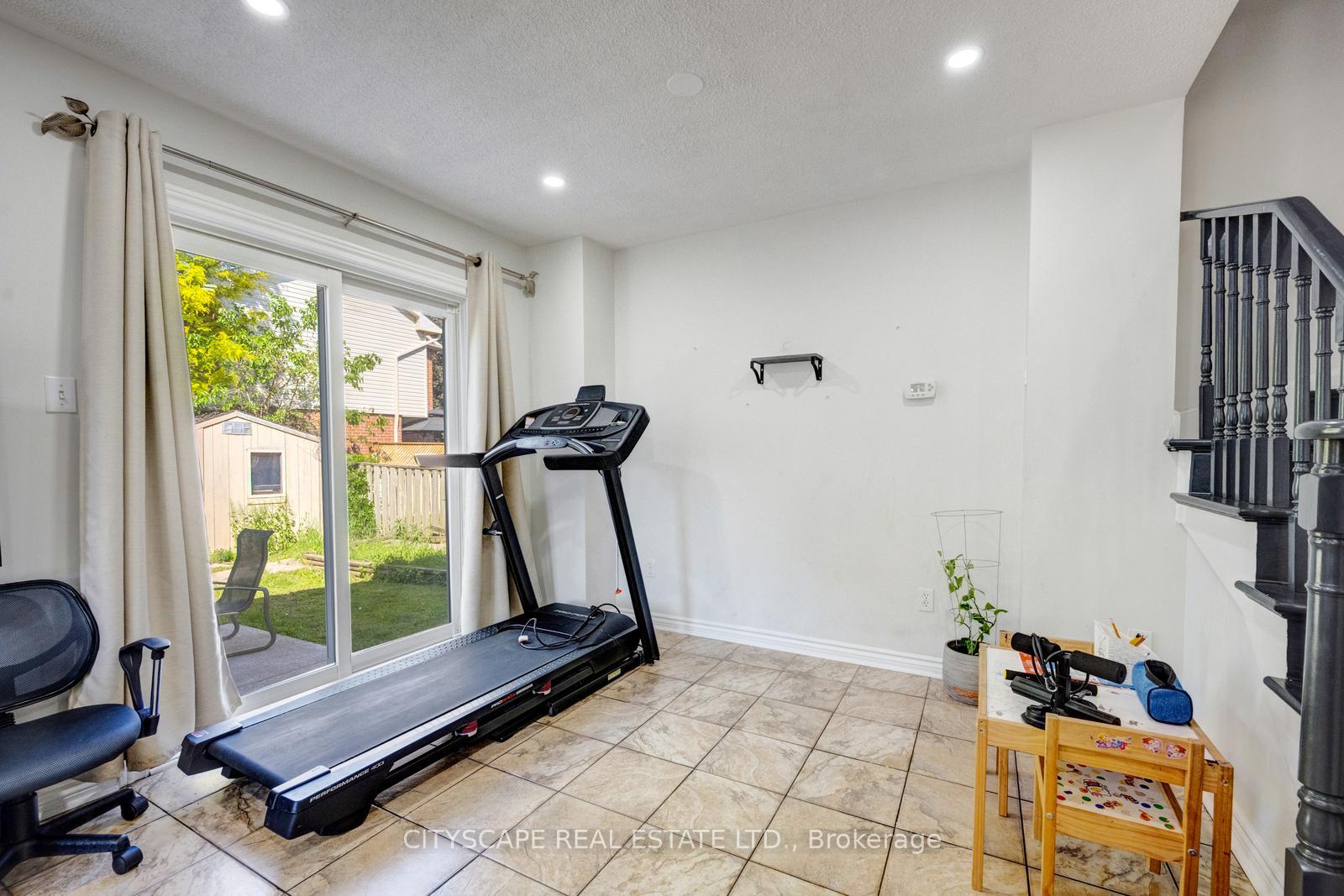 Photo 14 of 65 Mullis Crescent, Brampton, Fletcher's West — HOMEH