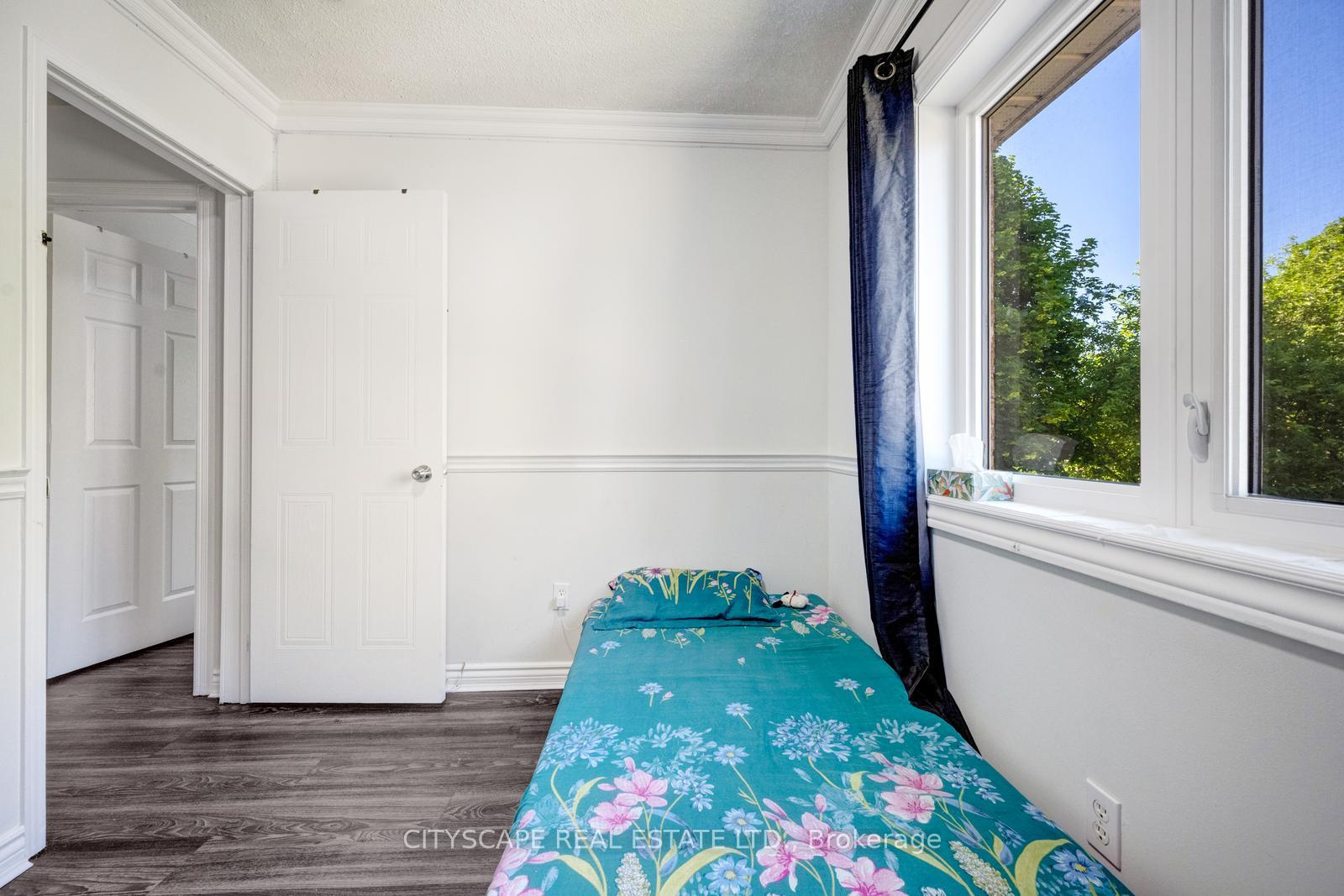 Photo 28 of 65 Mullis Crescent, Brampton, Fletcher's West — HOMEH