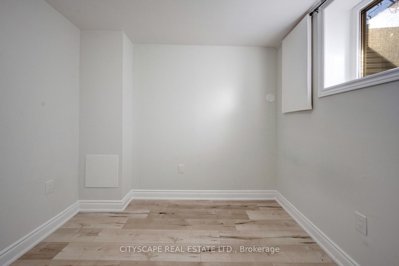 Photo 31 of 65 Mullis Crescent, Brampton, Fletcher's West — HOMEH