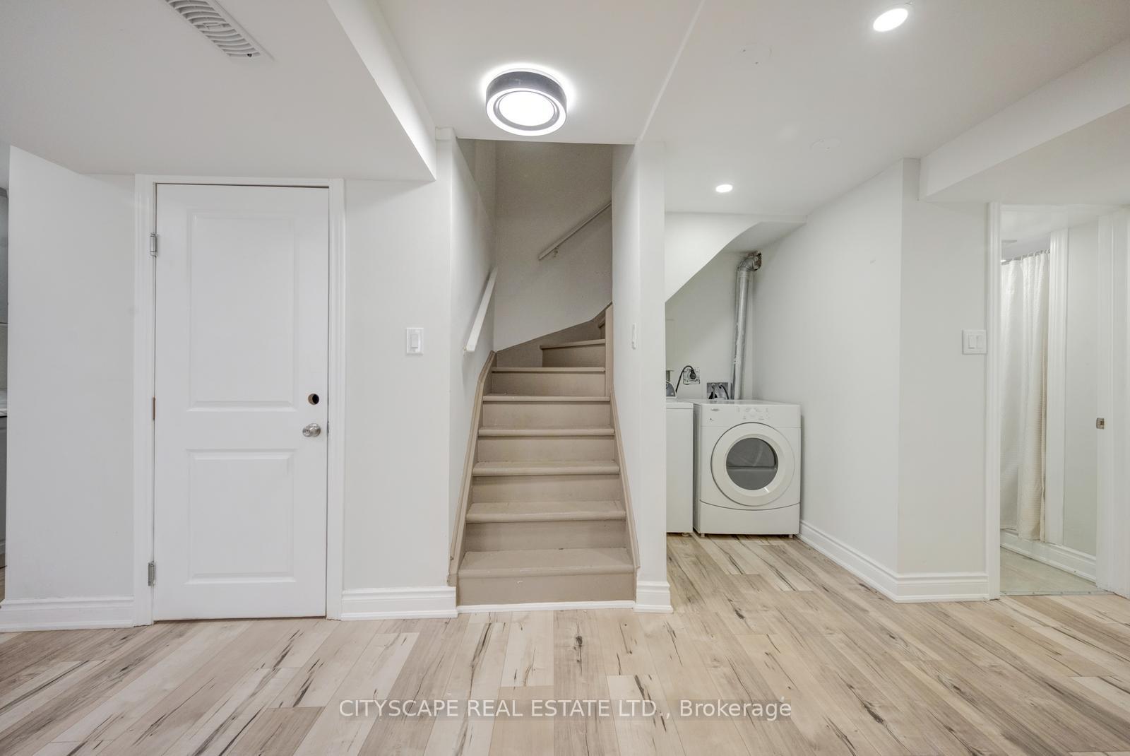 Photo 32 of 65 Mullis Crescent, Brampton, Fletcher's West — HOMEH
