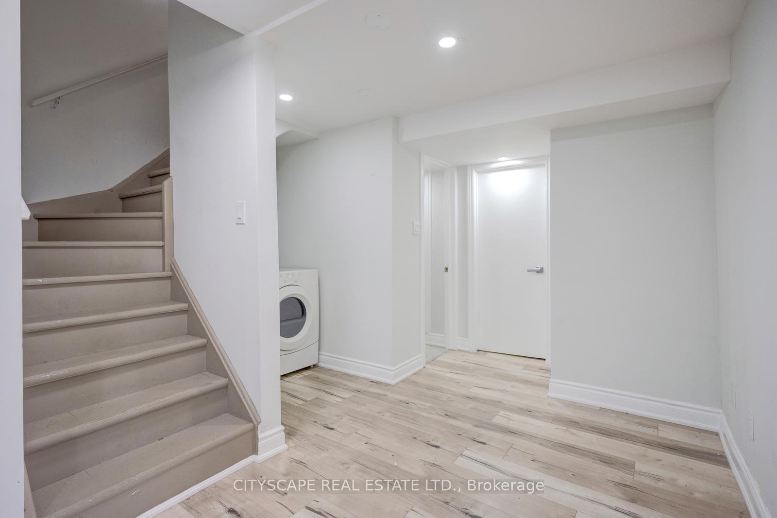 Photo 38 of 65 Mullis Crescent, Brampton, Fletcher's West — HOMEH