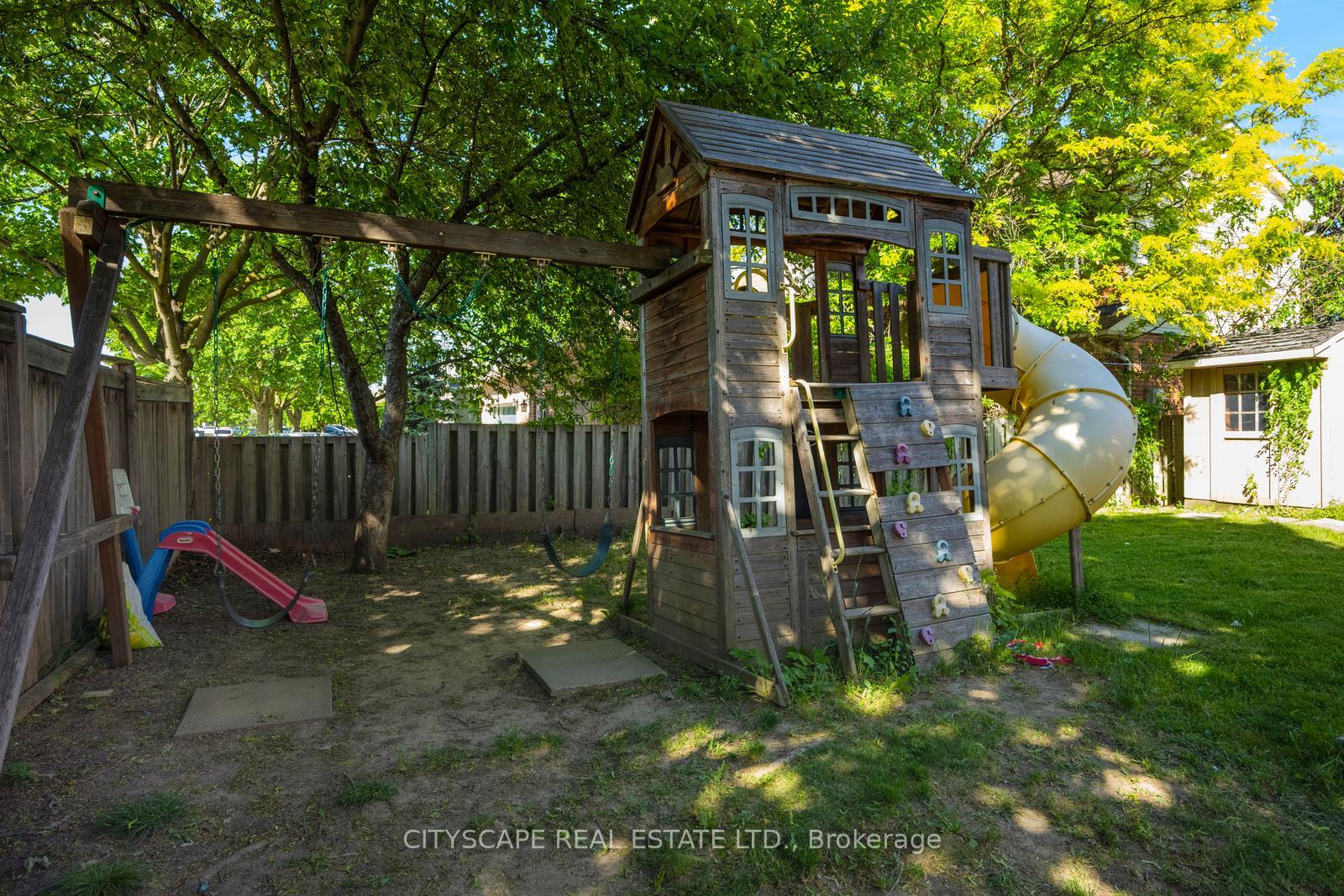 Photo 46 of 65 Mullis Crescent, Brampton, Fletcher's West — HOMEH