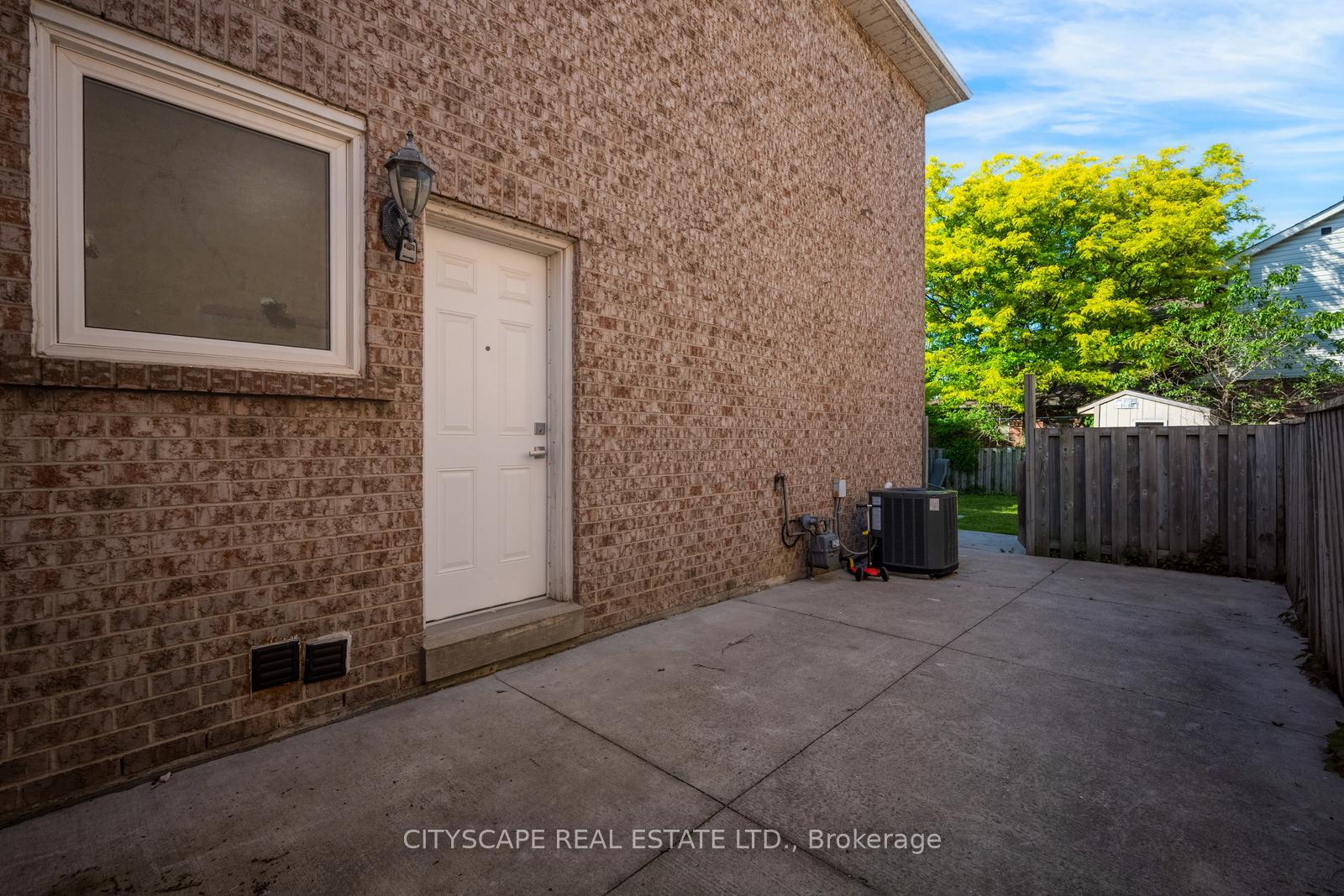 Photo 48 of 65 Mullis Crescent, Brampton, Fletcher's West — HOMEH