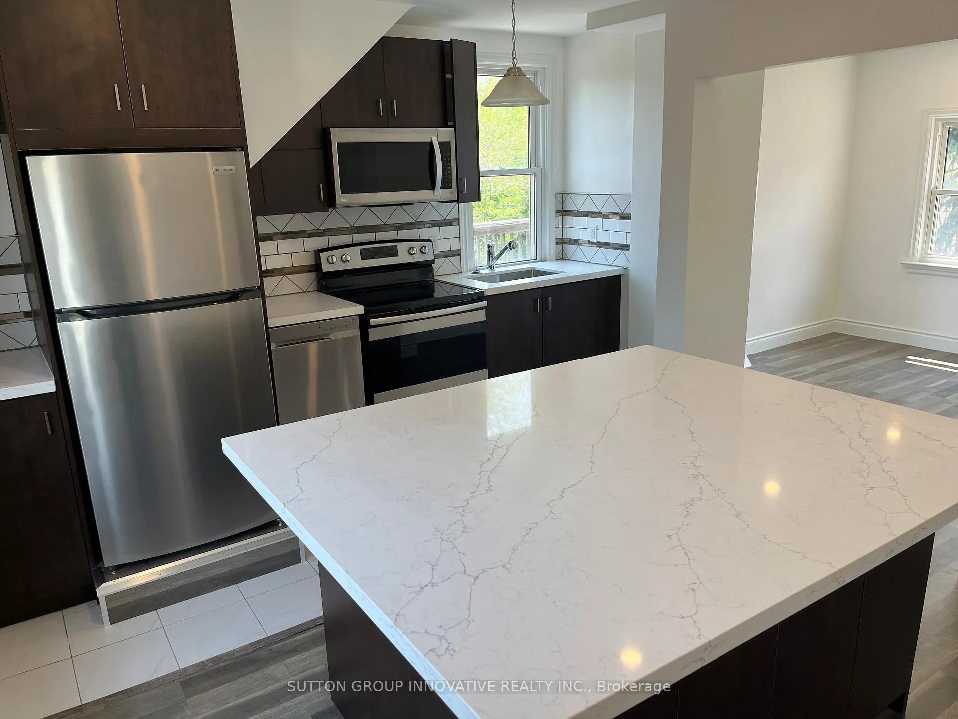 Photo 5 of Unit 1, 801 Upper Wellington Street, Hamilton, Balfour — HOMEH