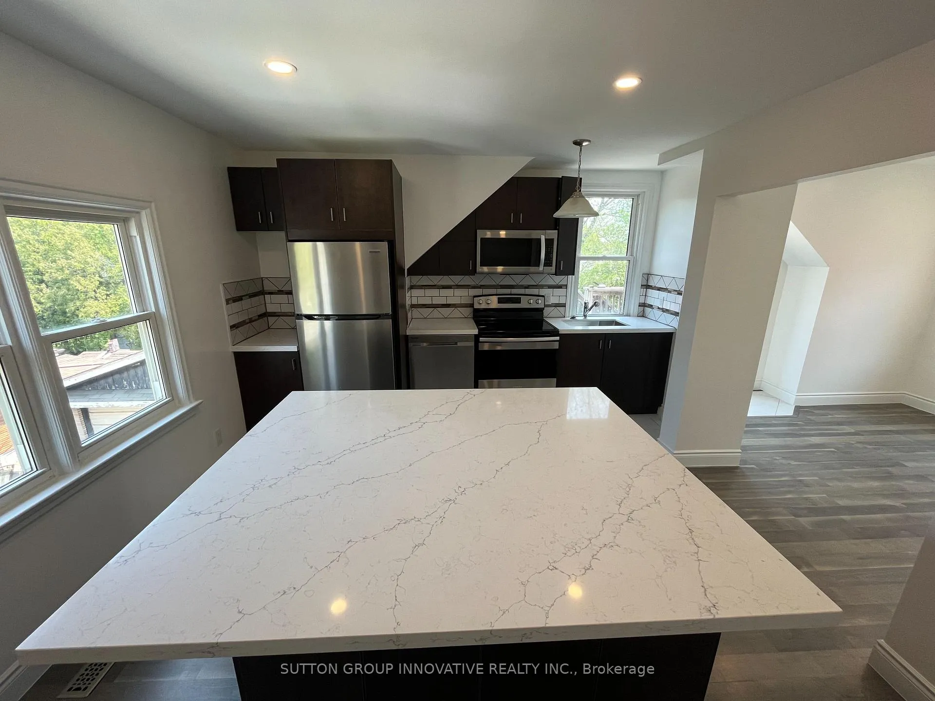 Photo 7 of Unit 1, 801 Upper Wellington Street, Hamilton, Balfour — HOMEH