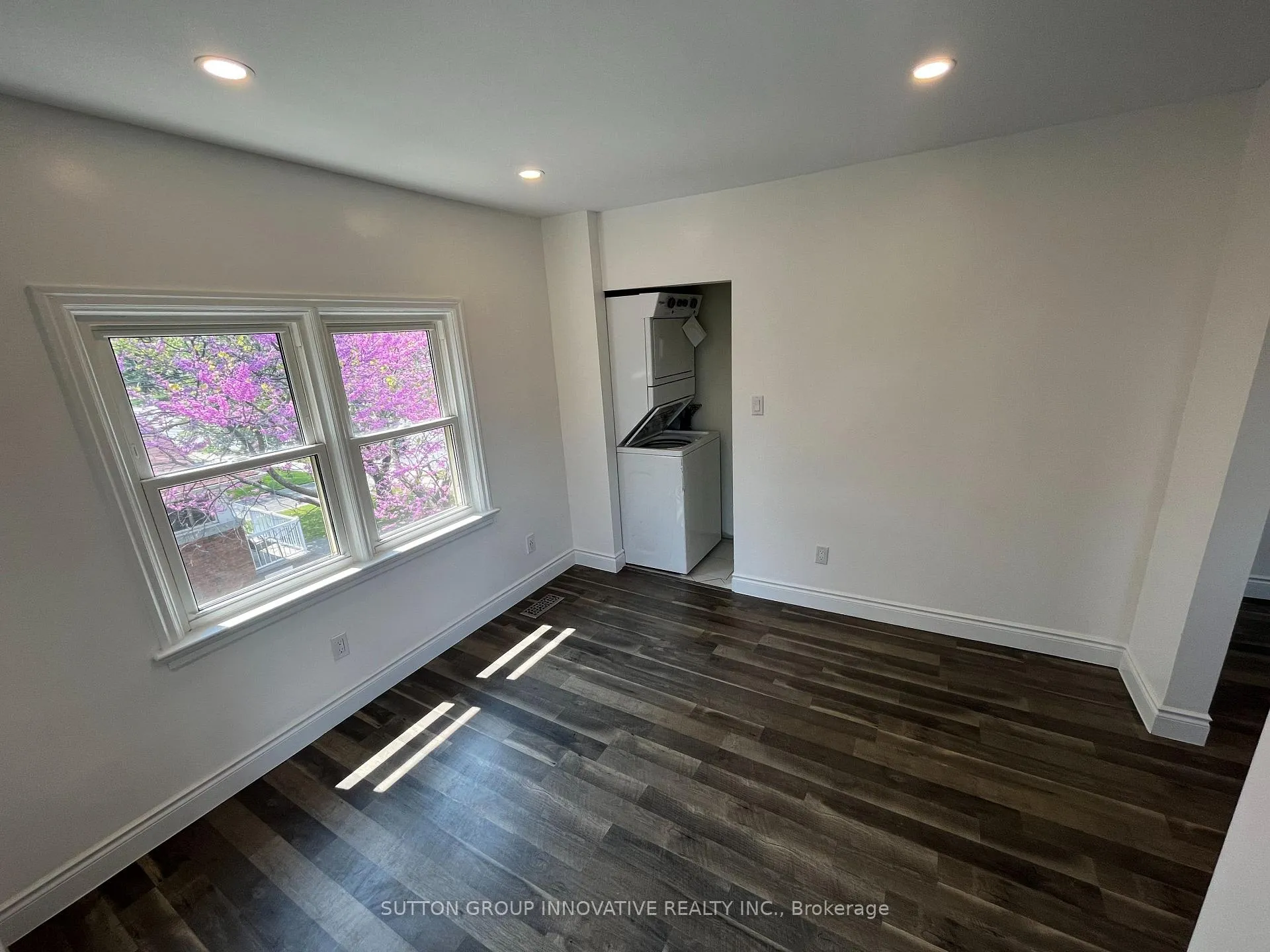 Photo 10 of Unit 1, 801 Upper Wellington Street, Hamilton, Balfour — HOMEH