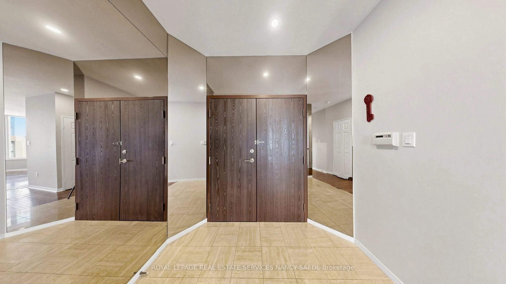 Photo 8 of Unit Ph#6, 211 St Patrick Street, Toronto, Kensington-Chinatown — HOMEH