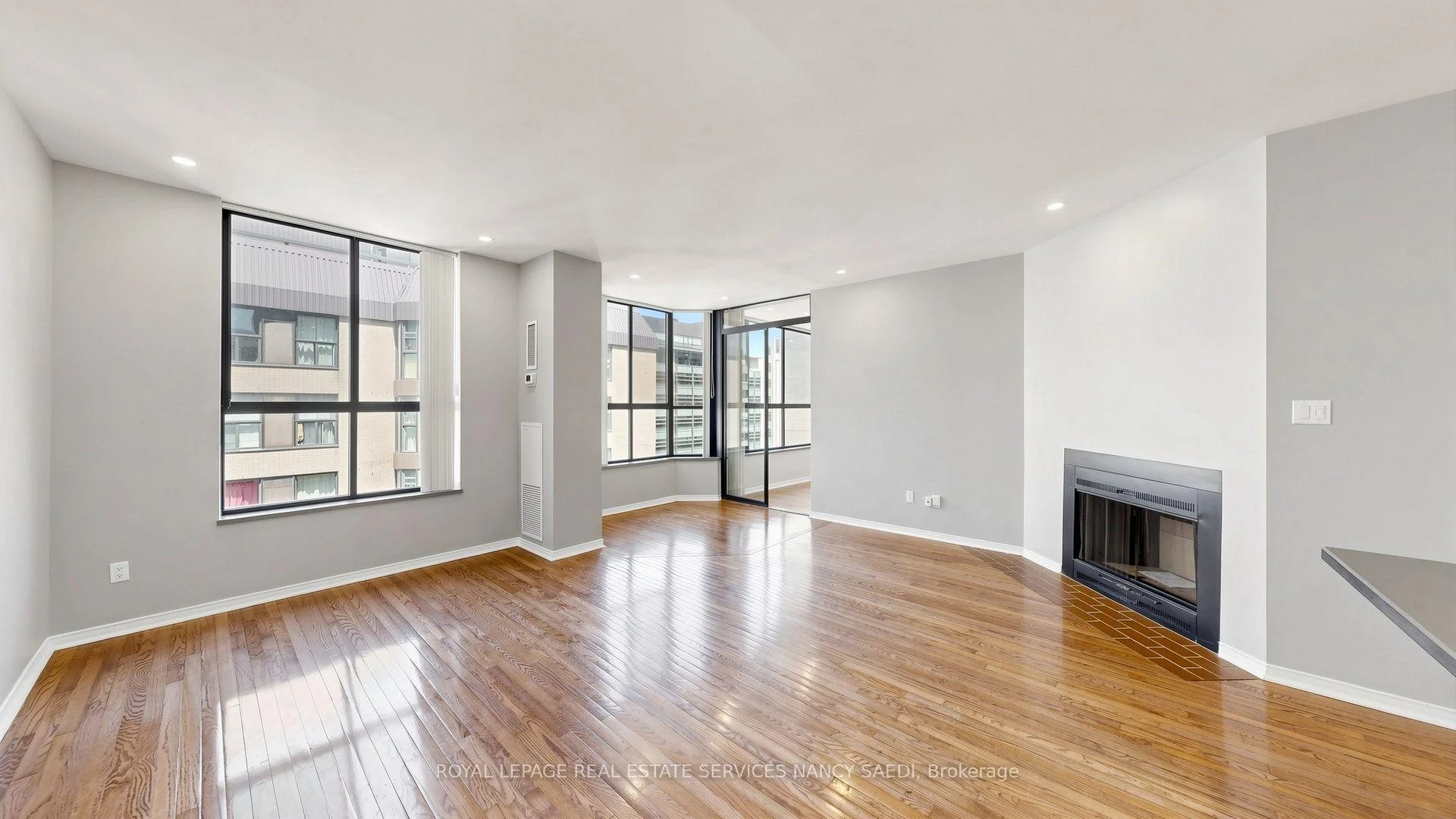 Photo 13 of Unit Ph#6, 211 St Patrick Street, Toronto, Kensington-Chinatown — HOMEH