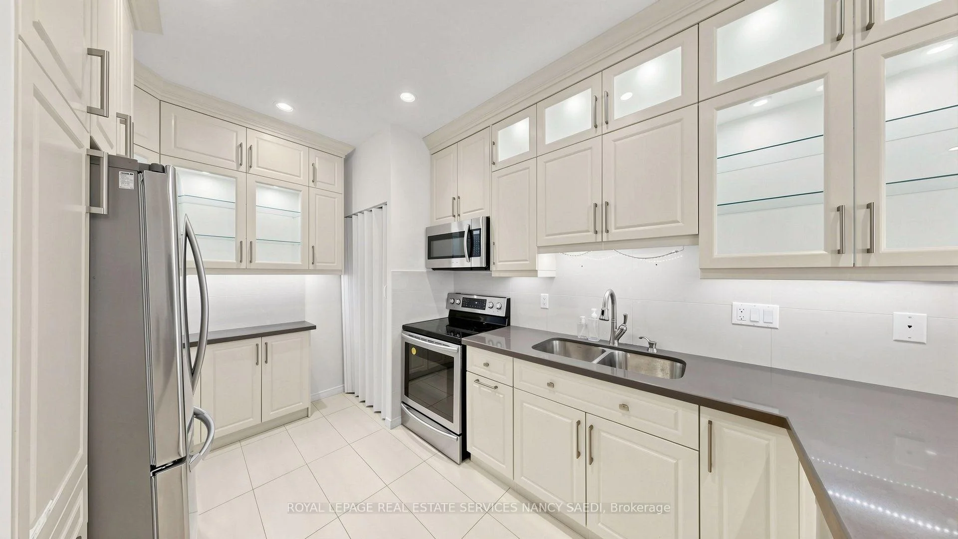 Photo 26 of Unit Ph#6, 211 St Patrick Street, Toronto, Kensington-Chinatown — HOMEH