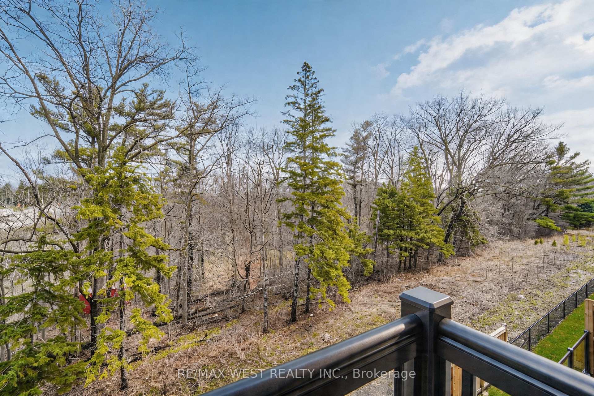 Photo 12 of 7 Folcroft Street W, Brampton, Credit Valley — HOMEH