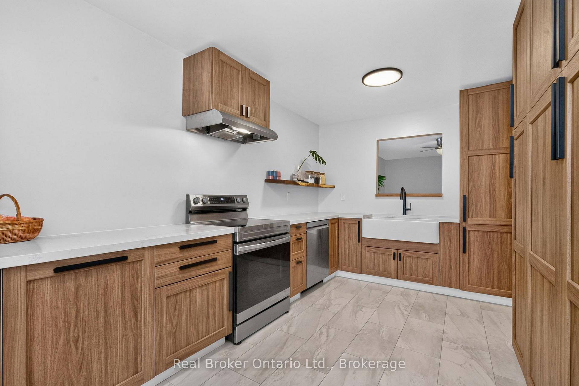 Photo 7 of 210 Dyer Drive, Wasaga Beach — HOMEH