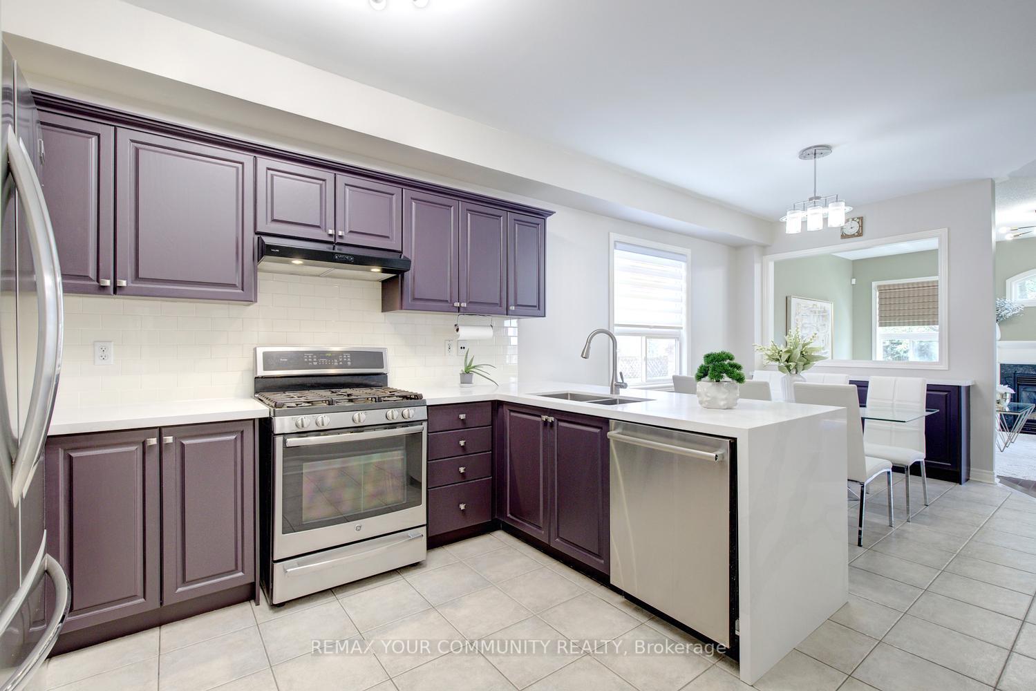 Photo 8 of 16 Westway Crescent, Vaughan, Patterson — HOMEH