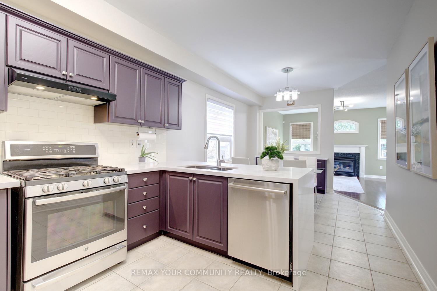 Photo 11 of 16 Westway Crescent, Vaughan, Patterson — HOMEH