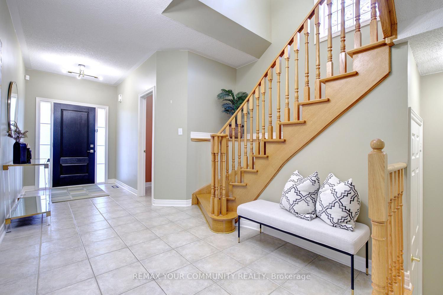 Photo 35 of 16 Westway Crescent, Vaughan, Patterson — HOMEH
