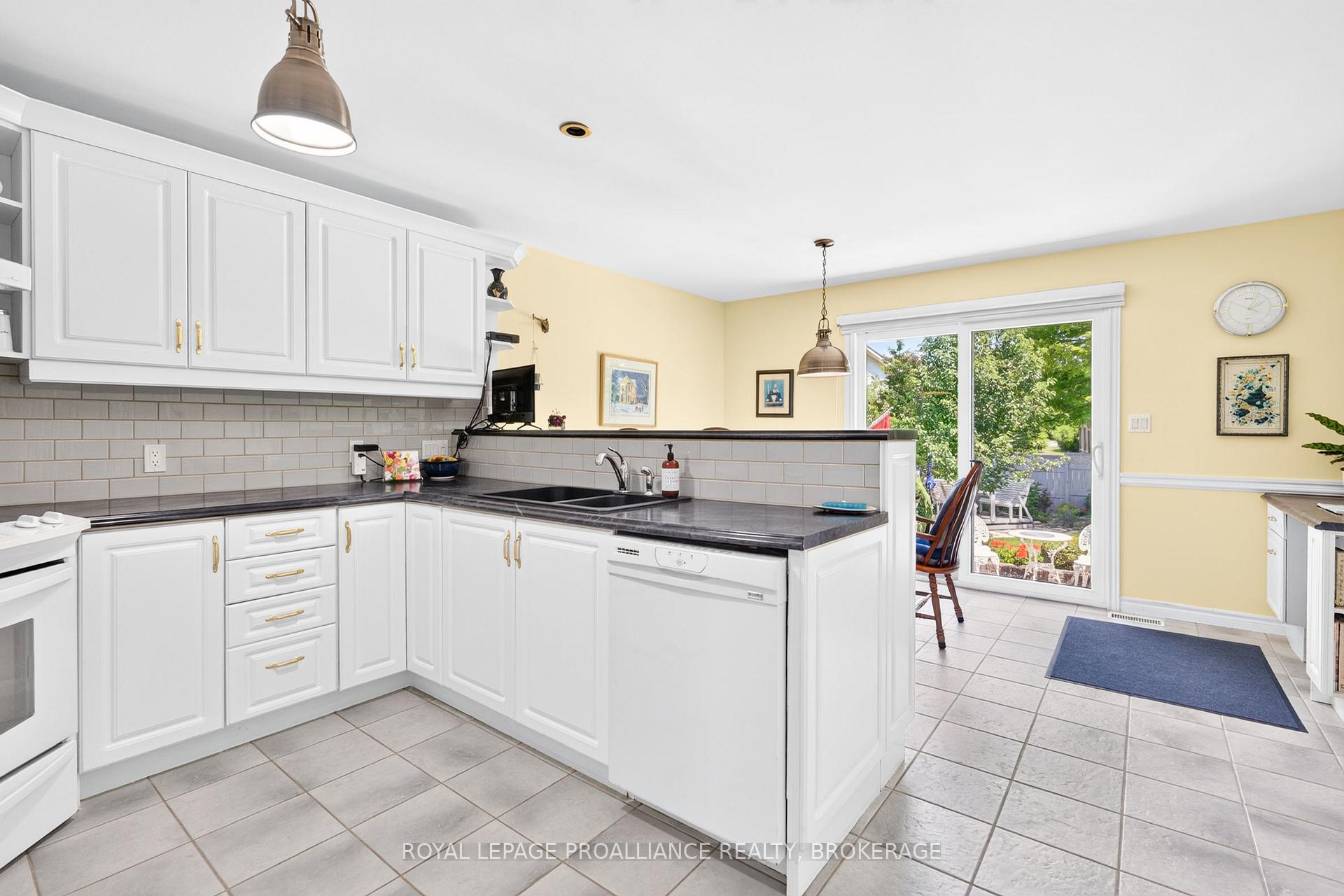 Photo 9 of 657 Roosevelt Drive, Kingston, City SouthWest — HOMEH