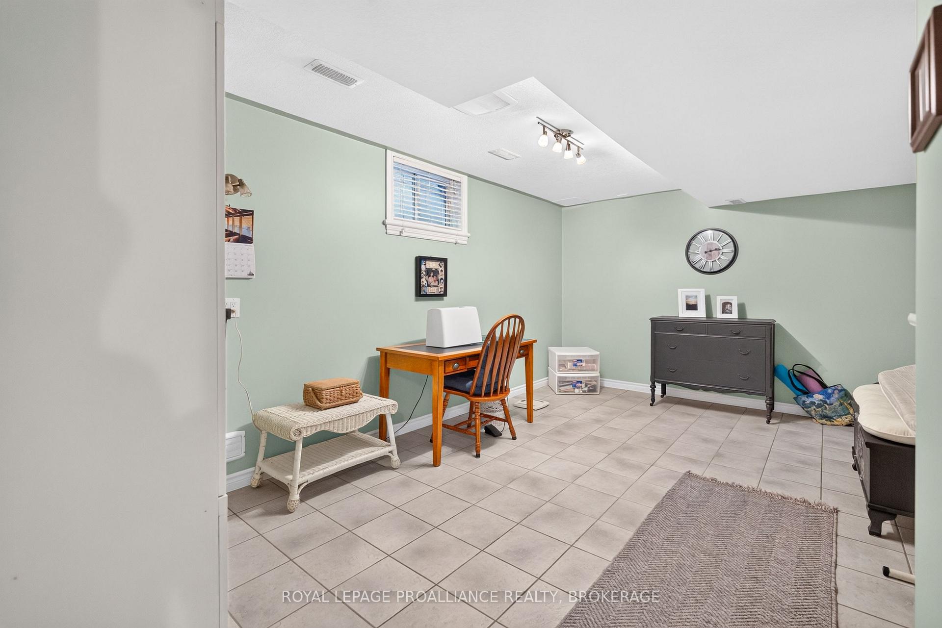 Photo 33 of 657 Roosevelt Drive, Kingston, City SouthWest — HOMEH