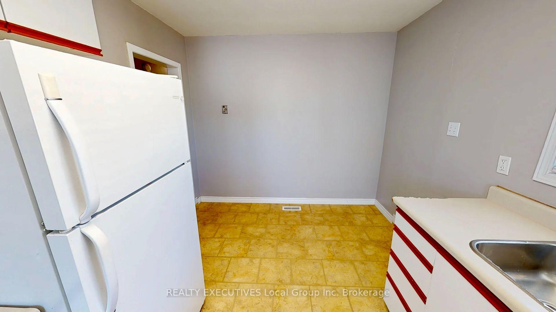 Photo 13 of 319 Albert Avenue, North Bay, Widdifield — HOMEH