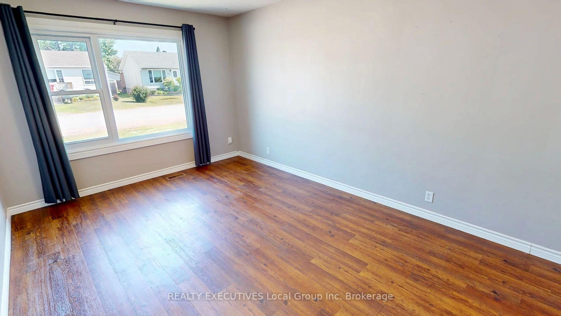 Photo 37 of 319 Albert Avenue, North Bay, Widdifield — HOMEH