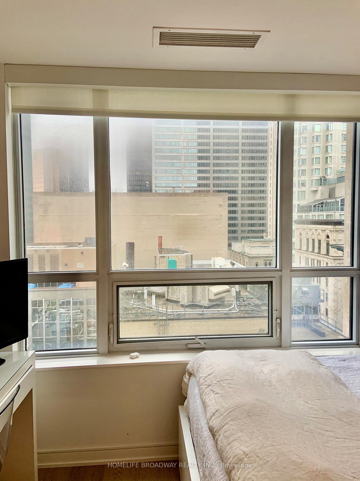 Photo 4 of Unit 1602, 88 Scott Street, Toronto, Church-Yonge Corridor — HOMEH