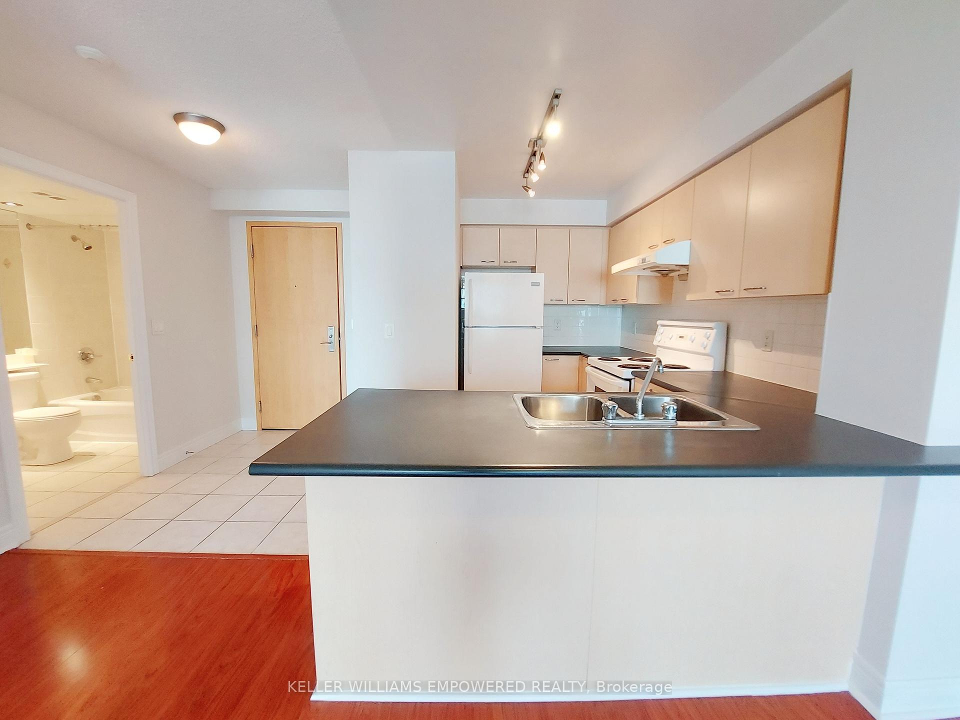 Photo 7 of Unit 803, 48 Suncrest Boulevard, Markham, Commerce Valley — HOMEH
