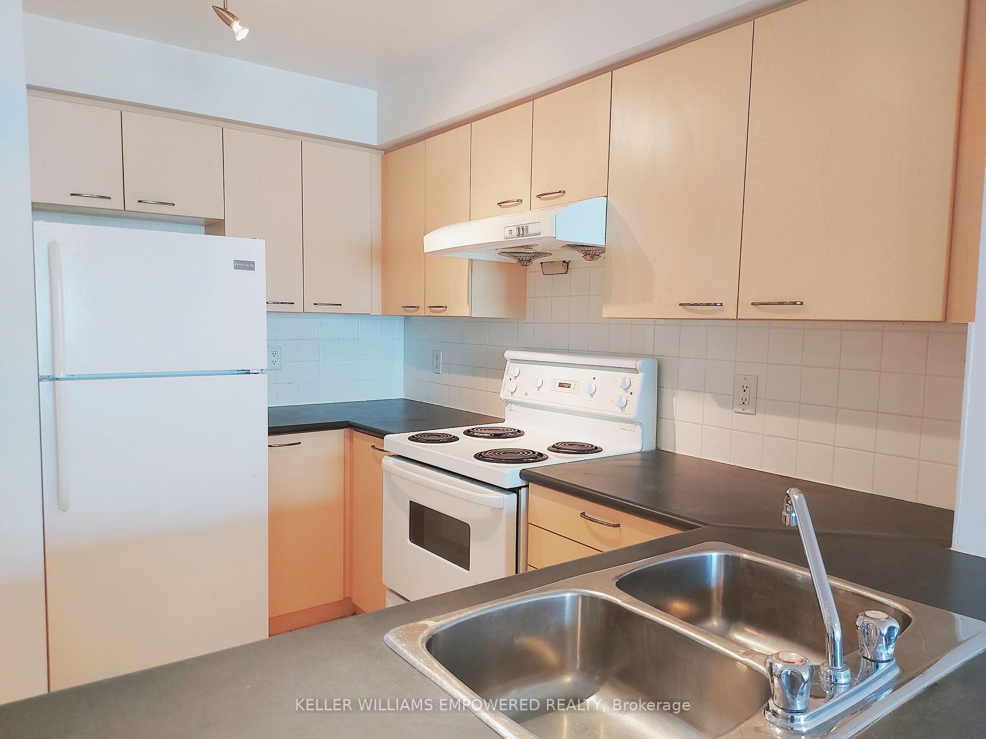 Photo 8 of Unit 803, 48 Suncrest Boulevard, Markham, Commerce Valley — HOMEH