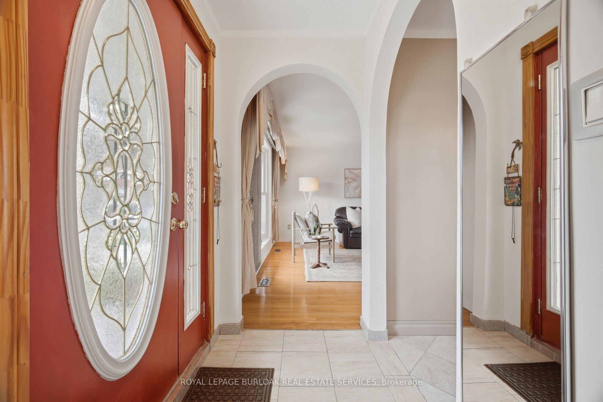 Photo 5 of 31 Summercrest Drive, Hamilton, Gershome — HOMEH