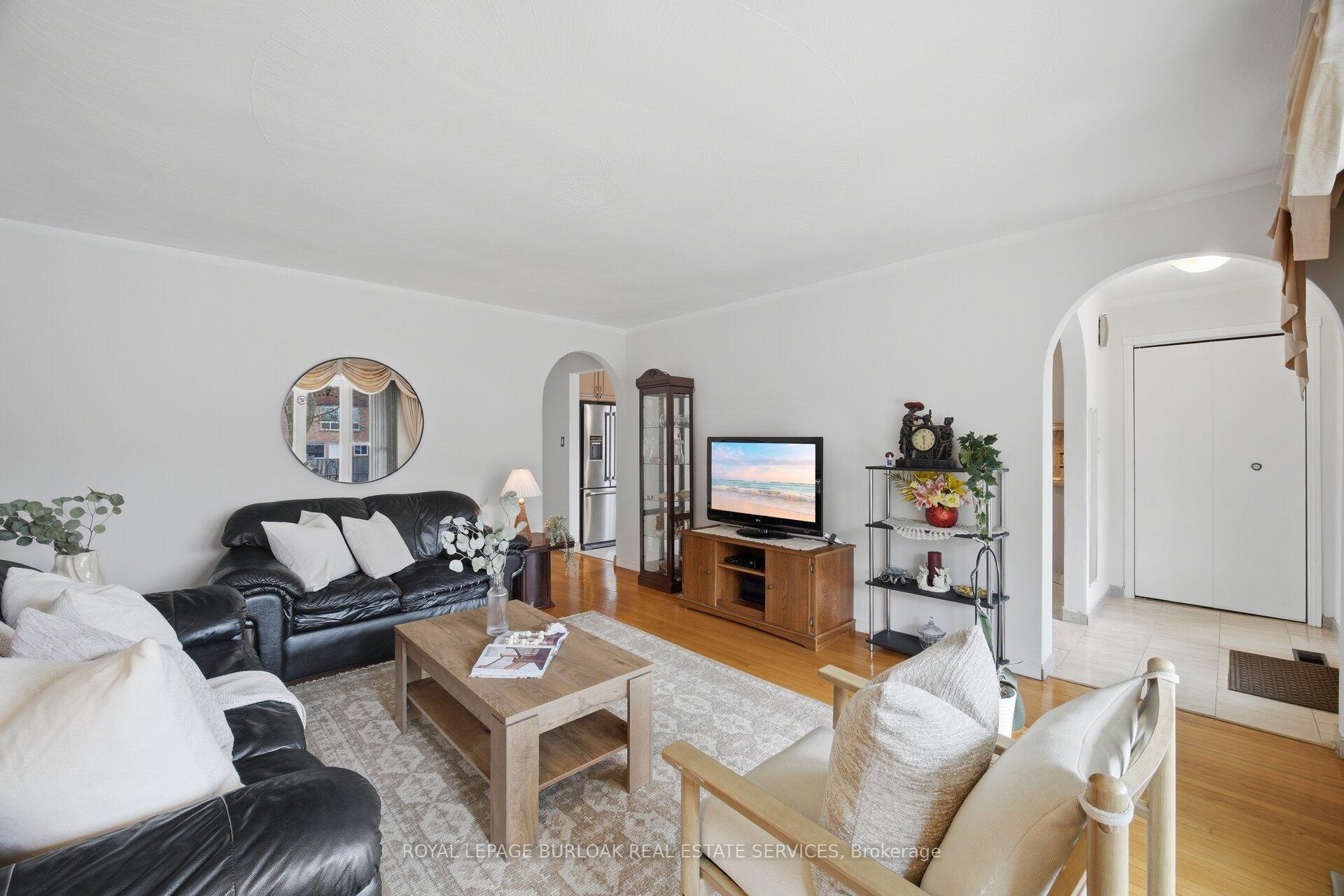 Photo 6 of 31 Summercrest Drive, Hamilton, Gershome — HOMEH