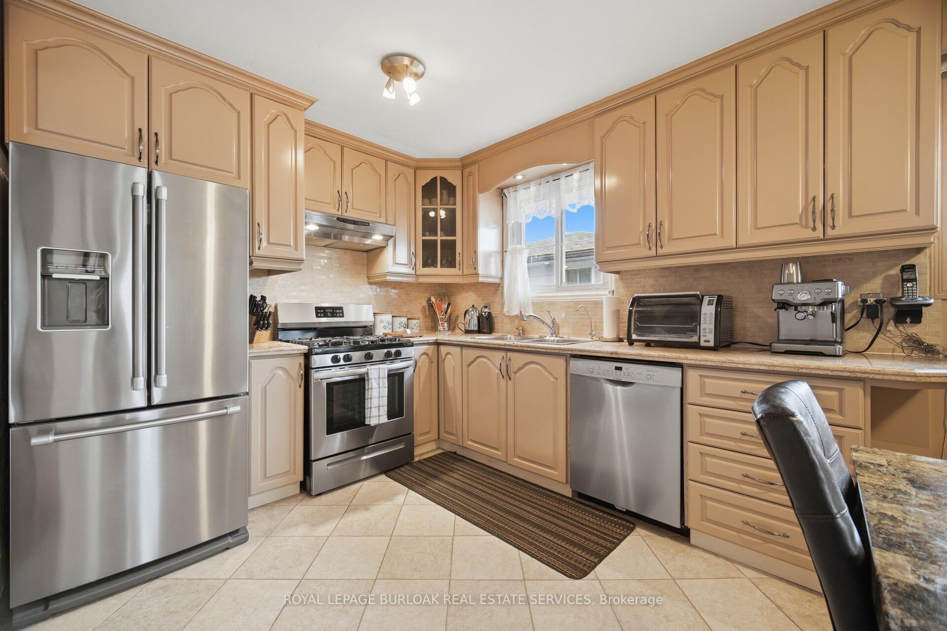 Photo 11 of 31 Summercrest Drive, Hamilton, Gershome — HOMEH
