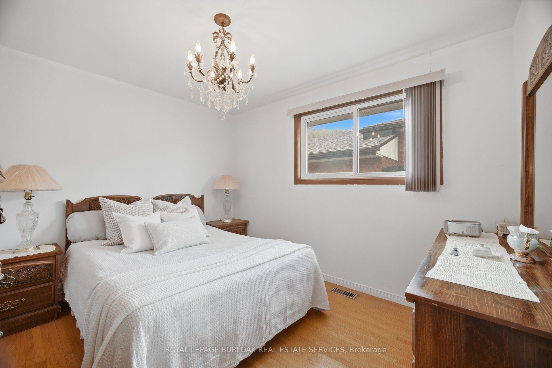 Photo 19 of 31 Summercrest Drive, Hamilton, Gershome — HOMEH