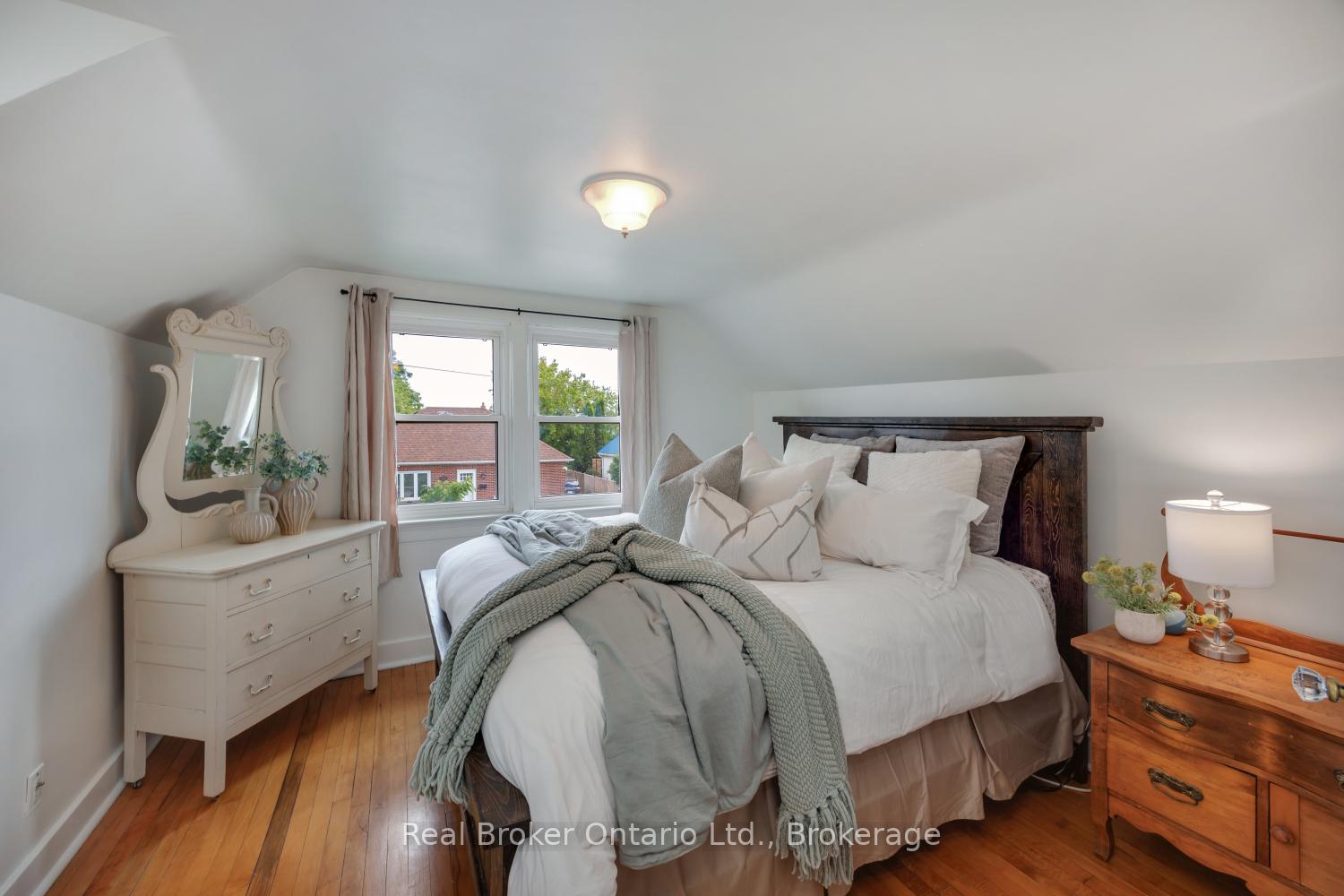 Photo 16 of 248 Mitchell Avenue, Oshawa, Central — HOMEH