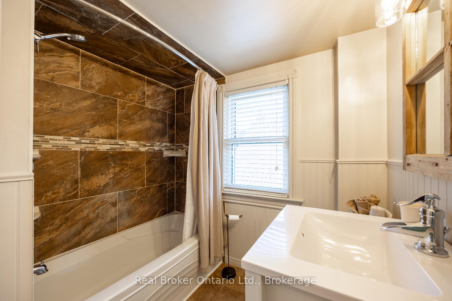 Photo 18 of 248 Mitchell Avenue, Oshawa, Central — HOMEH