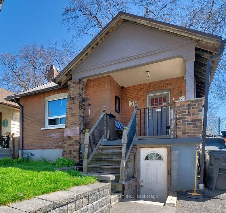 Photo 2 of 5 Elward Boulevard, Scarborough, Oakridge — HOMEH