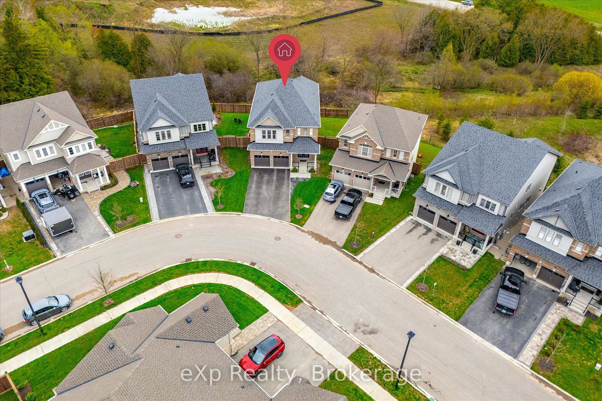Photo 2 of 201 McFarlane Crescent, Centre Wellington, Fergus — HOMEH