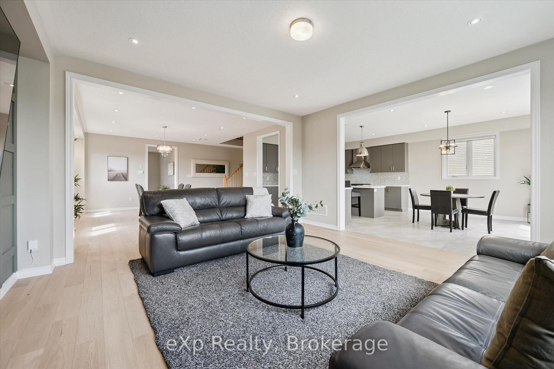 Photo 13 of 201 McFarlane Crescent, Centre Wellington, Fergus — HOMEH