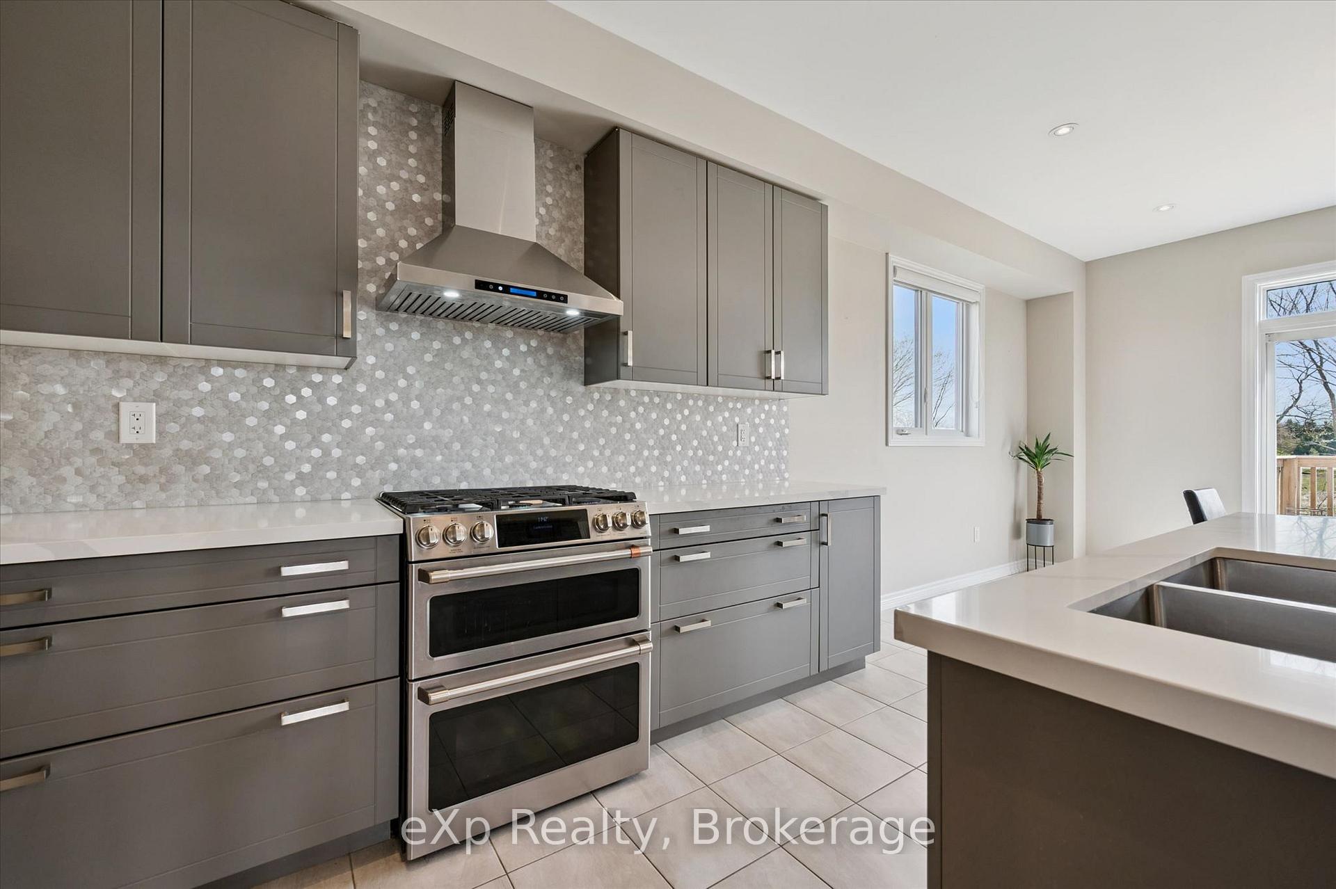 Photo 17 of 201 McFarlane Crescent, Centre Wellington, Fergus — HOMEH