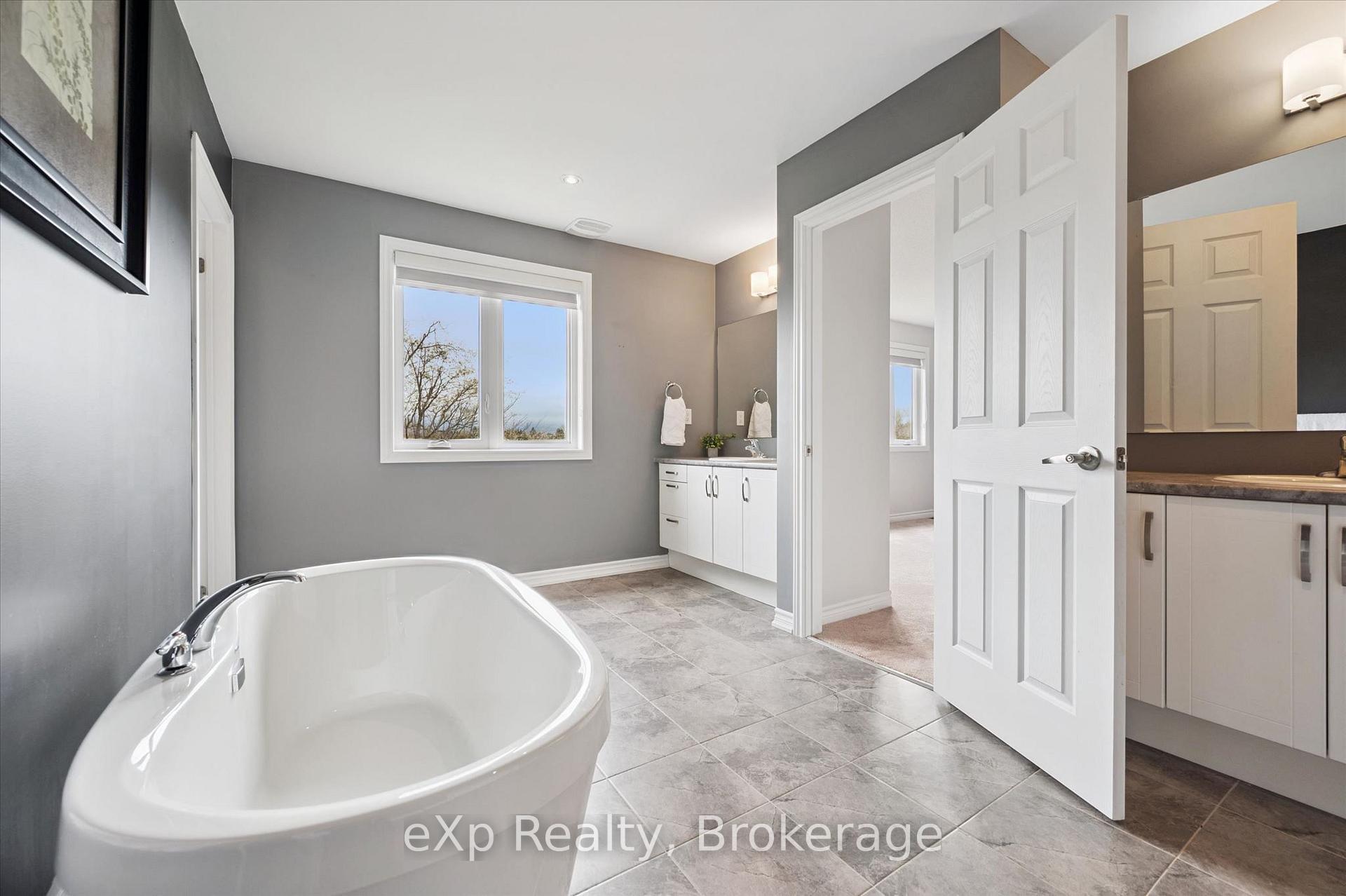 Photo 41 of 201 McFarlane Crescent, Centre Wellington, Fergus — HOMEH