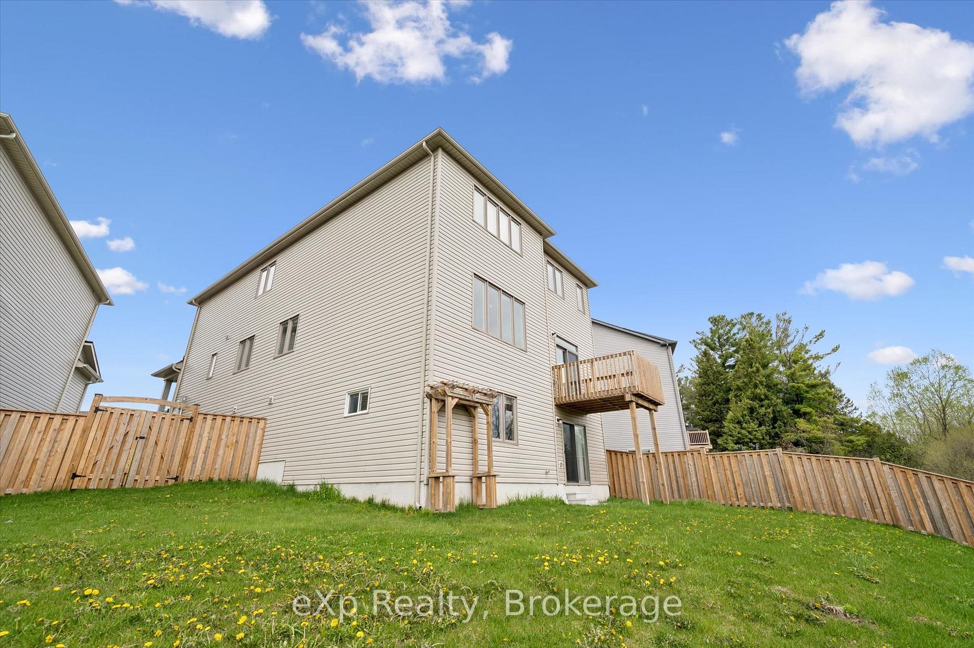 Photo 45 of 201 McFarlane Crescent, Centre Wellington, Fergus — HOMEH