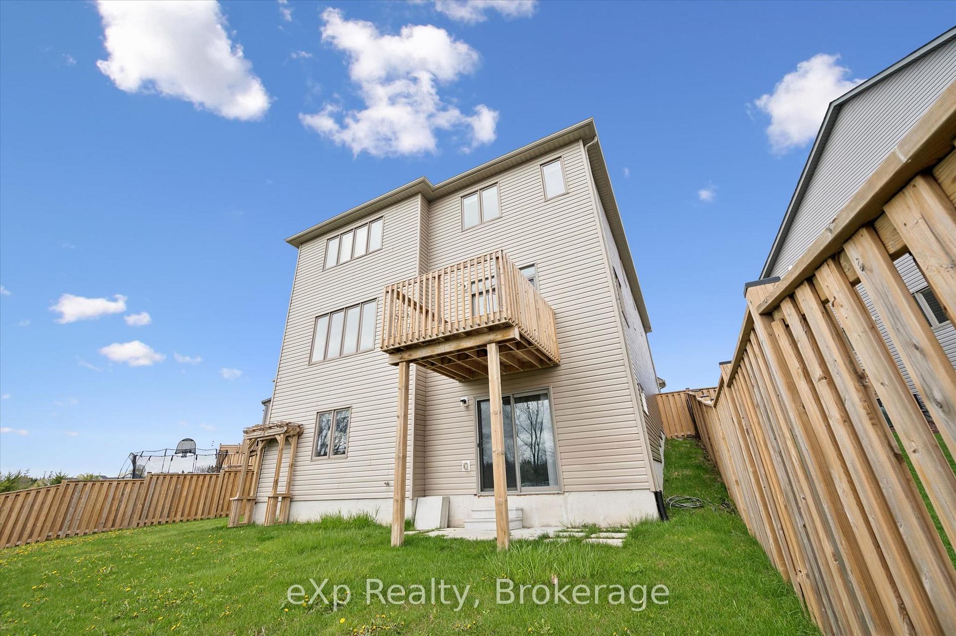 Photo 46 of 201 McFarlane Crescent, Centre Wellington, Fergus — HOMEH