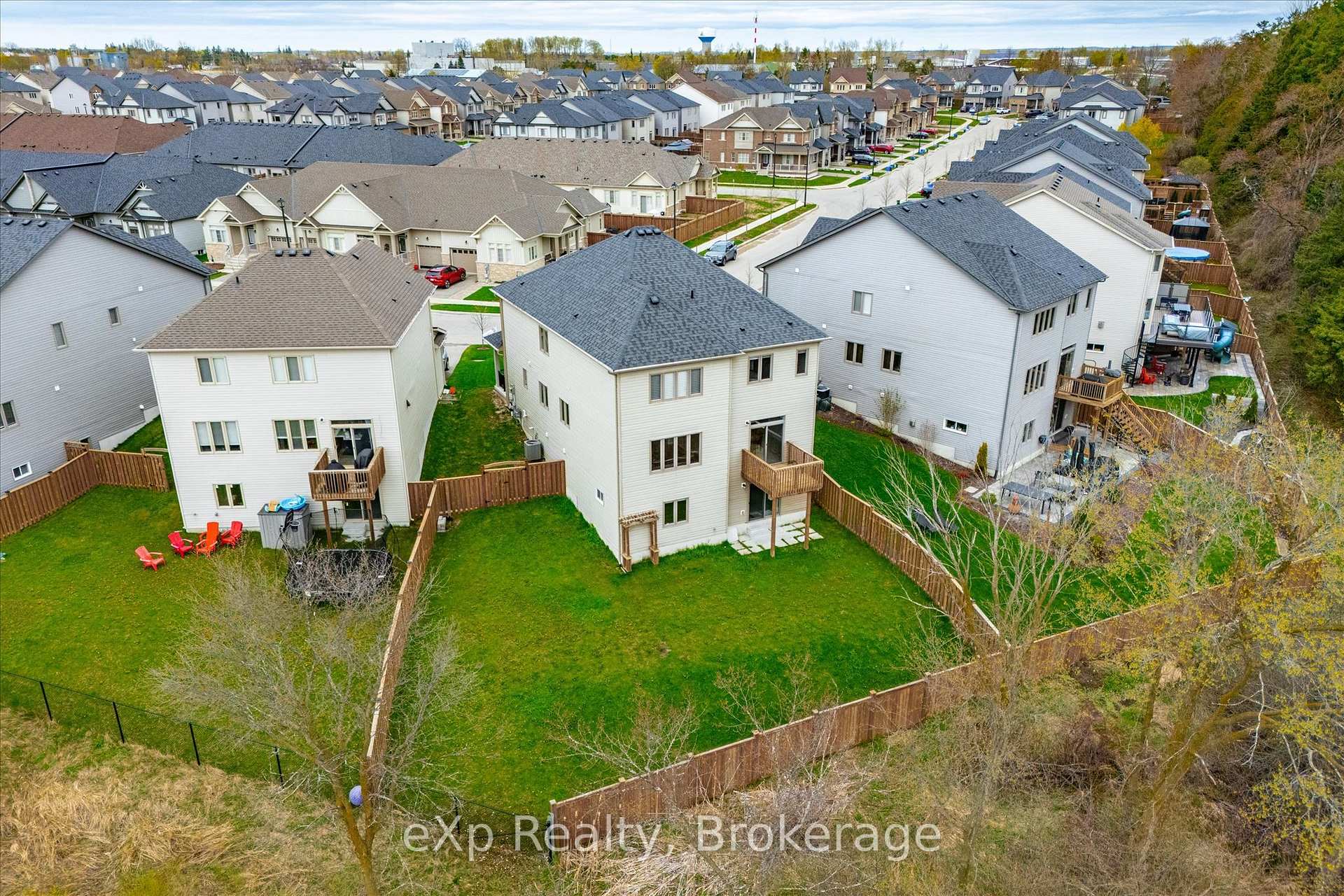 Photo 49 of 201 McFarlane Crescent, Centre Wellington, Fergus — HOMEH