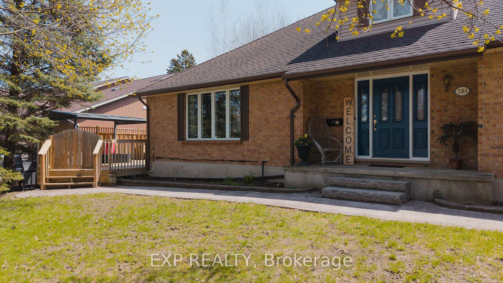 Photo 3 of 381 Timlock Place, Waterloo, Lexington — HOMEH