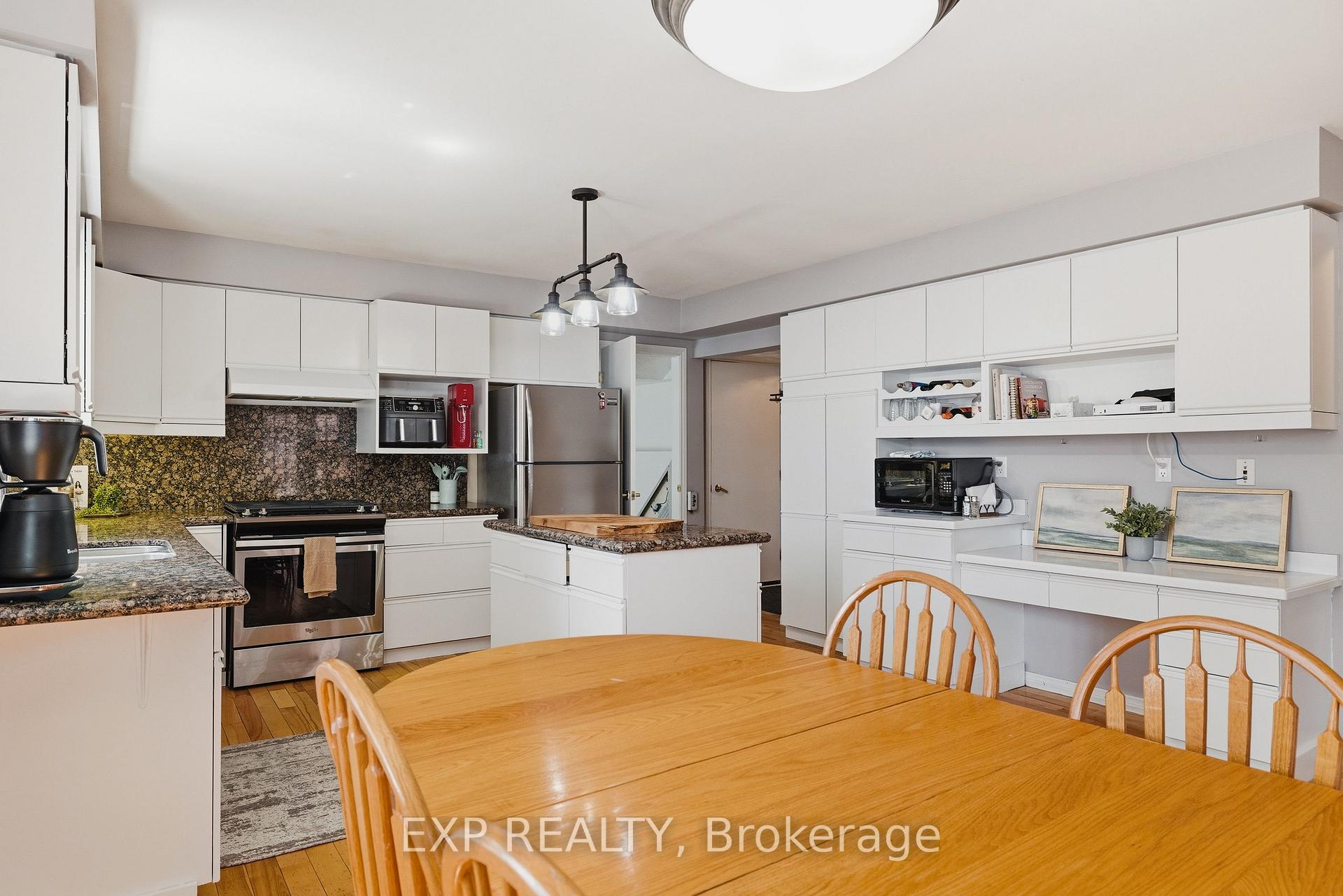 Photo 7 of 381 Timlock Place, Waterloo, Lexington — HOMEH