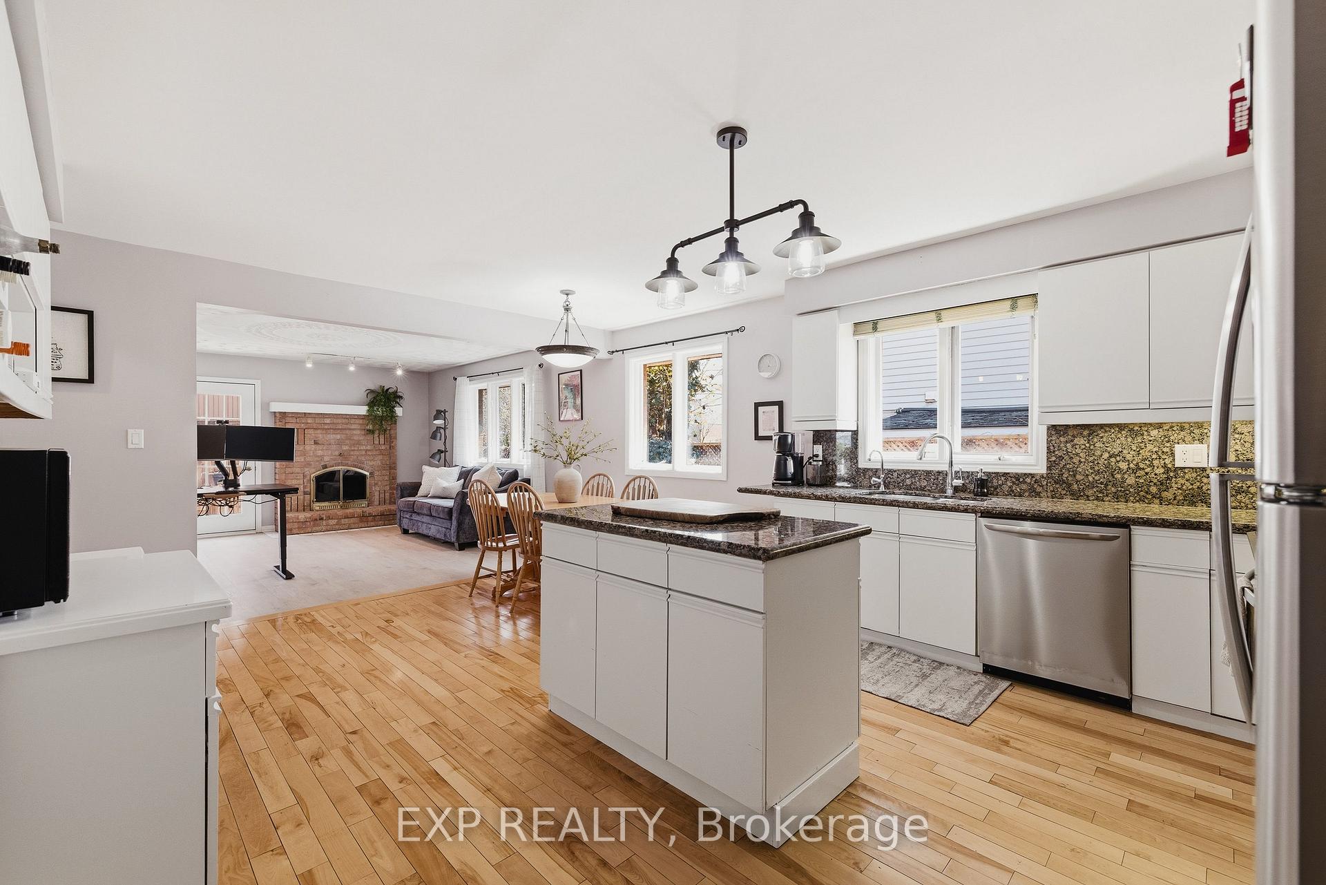 Photo 9 of 381 Timlock Place, Waterloo, Lexington — HOMEH