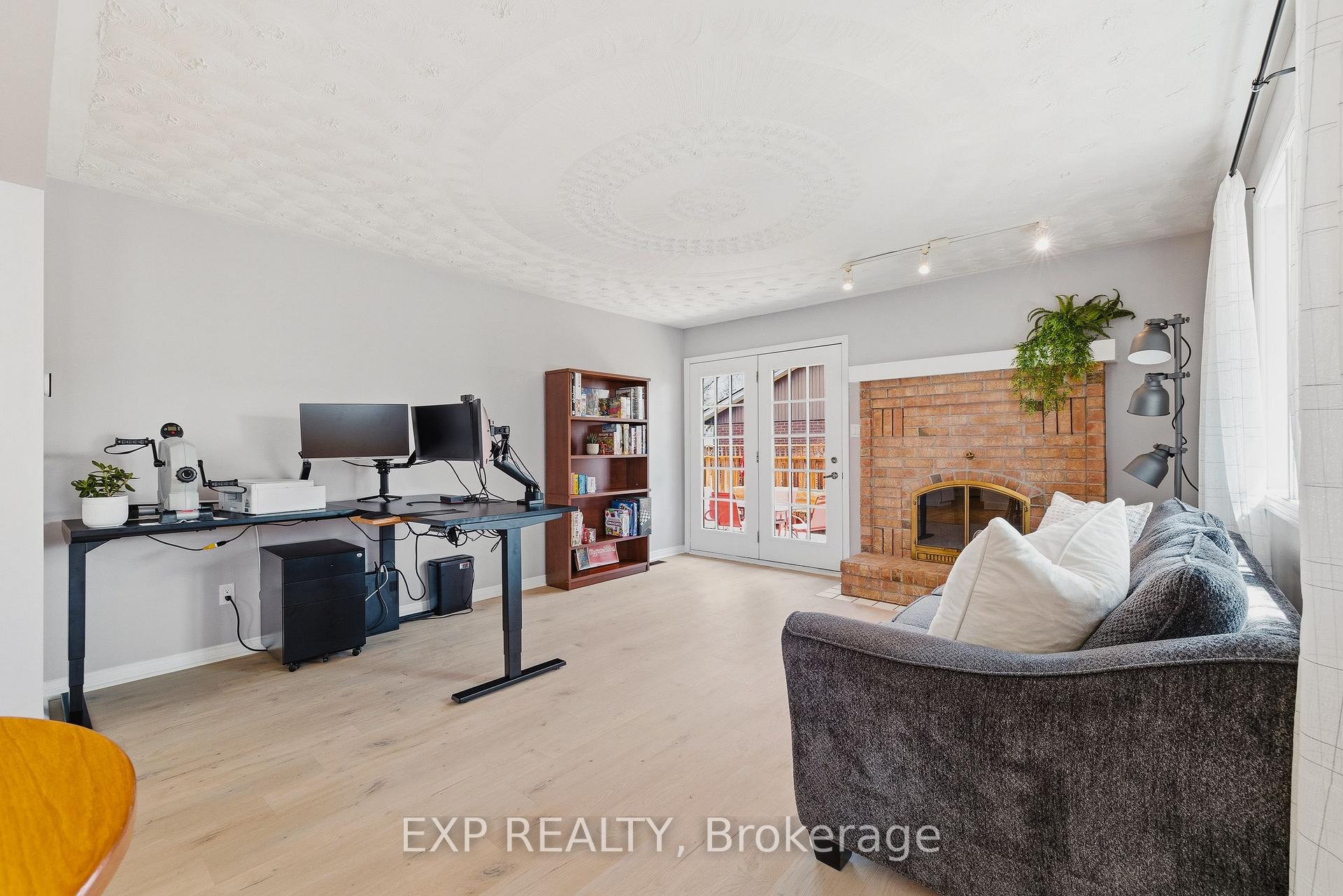 Photo 14 of 381 Timlock Place, Waterloo, Lexington — HOMEH