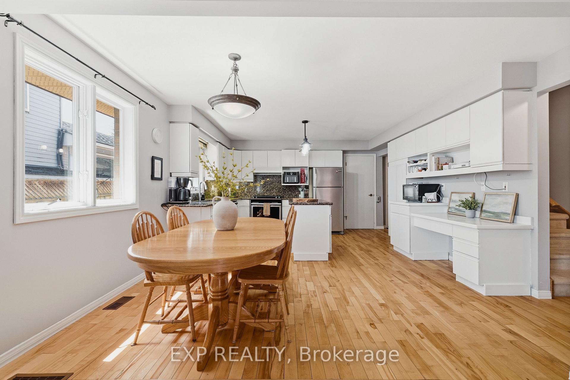 Photo 17 of 381 Timlock Place, Waterloo, Lexington — HOMEH